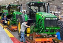 john deere mexico planta trump