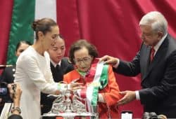 ¿Quién era Ifigenia Martínez? Presidenta de la cámara quien le pasó la banda presidencial a Claudia Sheinbaum, presidenta de México Foto: Especial