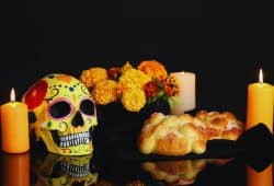 Estas son las ideas RE/MAX para decorar tu hogar de Halloween y Día de Muertos Foto: Especial