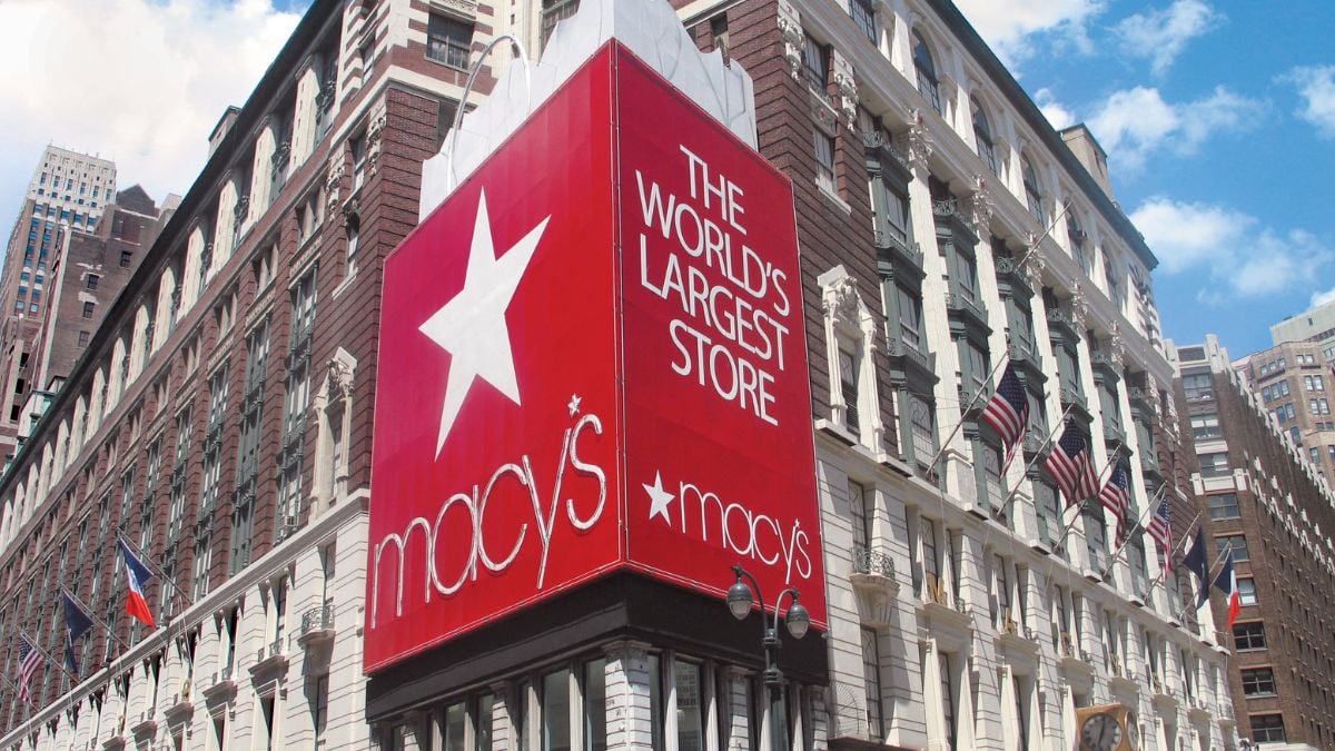 MACY'S STORE EMPLOYEE 2024