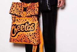 Esta es la increíble colección de bolsos Cheetos x Jaime Ibiza. ¡Te impactará! Foto: Especial