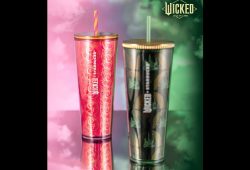 Esto costará la colección Starbucks x Wicked que saldrá el 11 de noviembre Foto: Especial