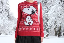 Suéter navideño de Snoopy en Suburbia: Diseño único a precio especial Foto: Especial