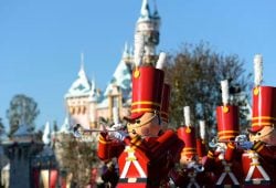 Disney Christmas Parade: where and at what time to see it?v