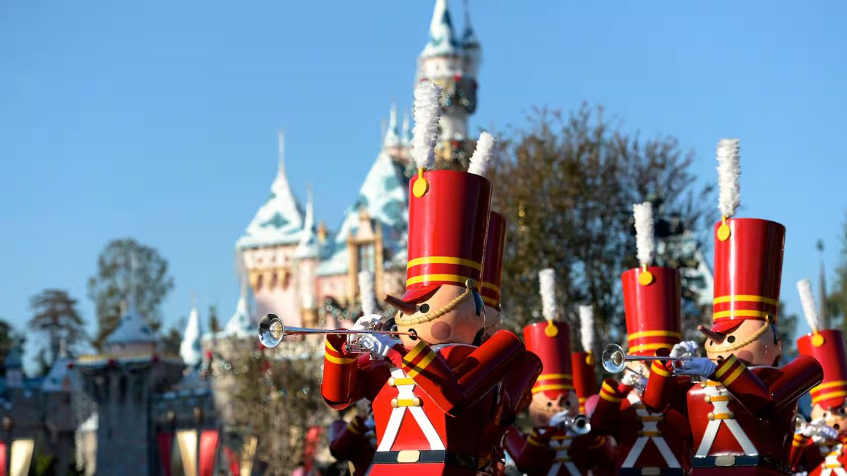 Disney Christmas Parade: where and at what time to see it?v