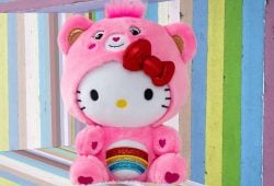 ¡El regalo más tierno de Navidad! Peluche Hello Kitty como Cheer Bear con descuento en Amazon Foto: Especial