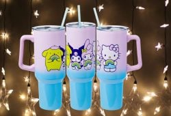 Este vaso tipo Stanley Hello Kitty y amigos Sanrio en Amazon es el regalo de Navidad 2024 que estabas buscando Foto: Especial