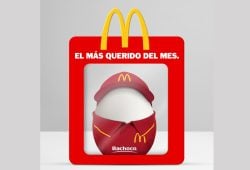 ¿Bachoco y McDonald’s? Conoce el nuevo personaje que está causando curiosidad Foto: Especial