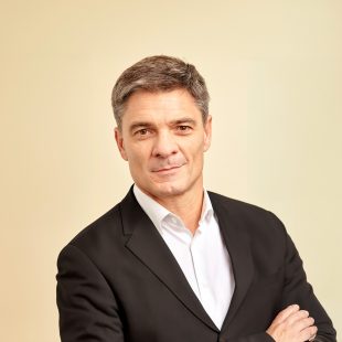 Hernán Estrada, Foto de Latcom - Worldcom OOH