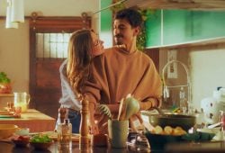 Knorr y Tinder lanzan #UnlockYourGreenFlag: Usa la cocina para conquistar corazones Foto: Especial