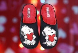 Pantuflas de Snoopy para San Valentín 2025: El detalle más adorable Foto: Especial