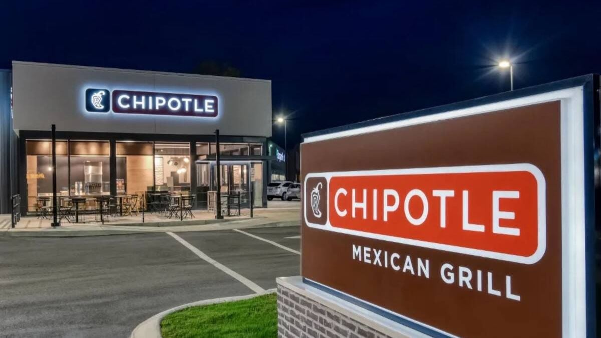 Are you looking for a job? Chipotle is hiring! So you can apply