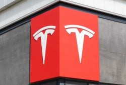 Tesla loses buyers in Europe due to ties to Donald Trump