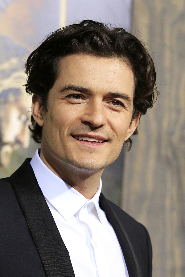 Orlando Bloom y Drew Barrymore protagonizan spot de cruceros para el Super Bowl