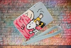 Consigue el monedero de moda de Snoopy en Amazon a un precio especial Foto: Especial