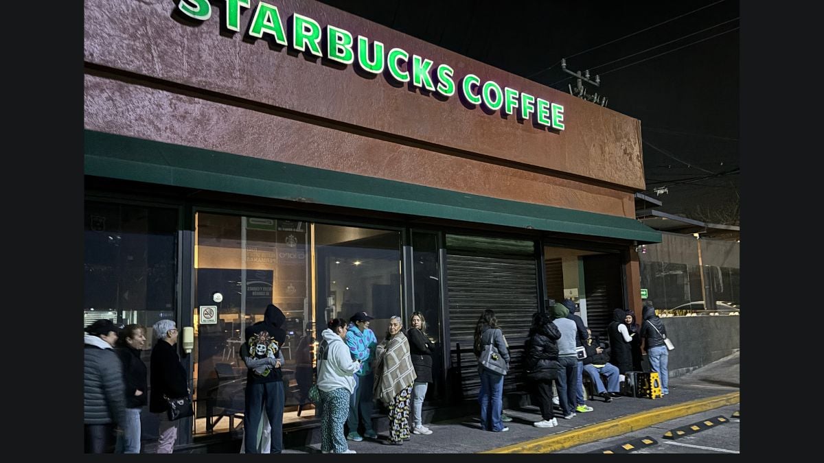 Starbucks x Snoopy causa furor: Filas en sucursales desde la madrugada Foto: Antonio Miranda