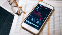 STOCK MARKET DOWN CRASHING 2025