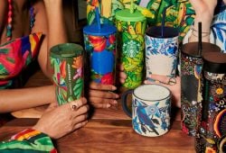 Starbucks x FARM Rio lanzan colección tropical. ¿Llegará a México? Foto: Especial