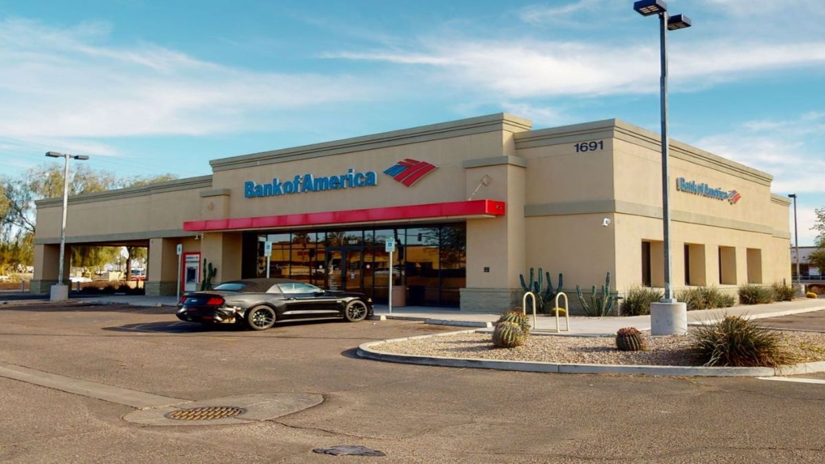 Will banks be open on Memorial Day 2025? We'll tell you