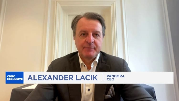 ceo de pandora alexander lacik
