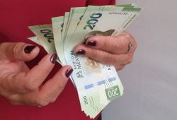 confianza del consumidor monedas billetes pesos mexicanos 2025