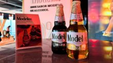 Modelo presenta su cerveza sin alcohol con un toque especial: Asà es esta nueva propuesta Foto: Antonio Miranda