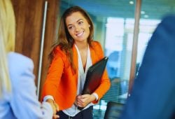 Primer sueldo: consejos para manejar tus finanzas personales si tienes 20 años Foto: Especial