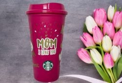 Día de las Madres 2025: ¿Cuánto costará el vaso reusable dedicado a mamá en Starbucks? Foto: Especial