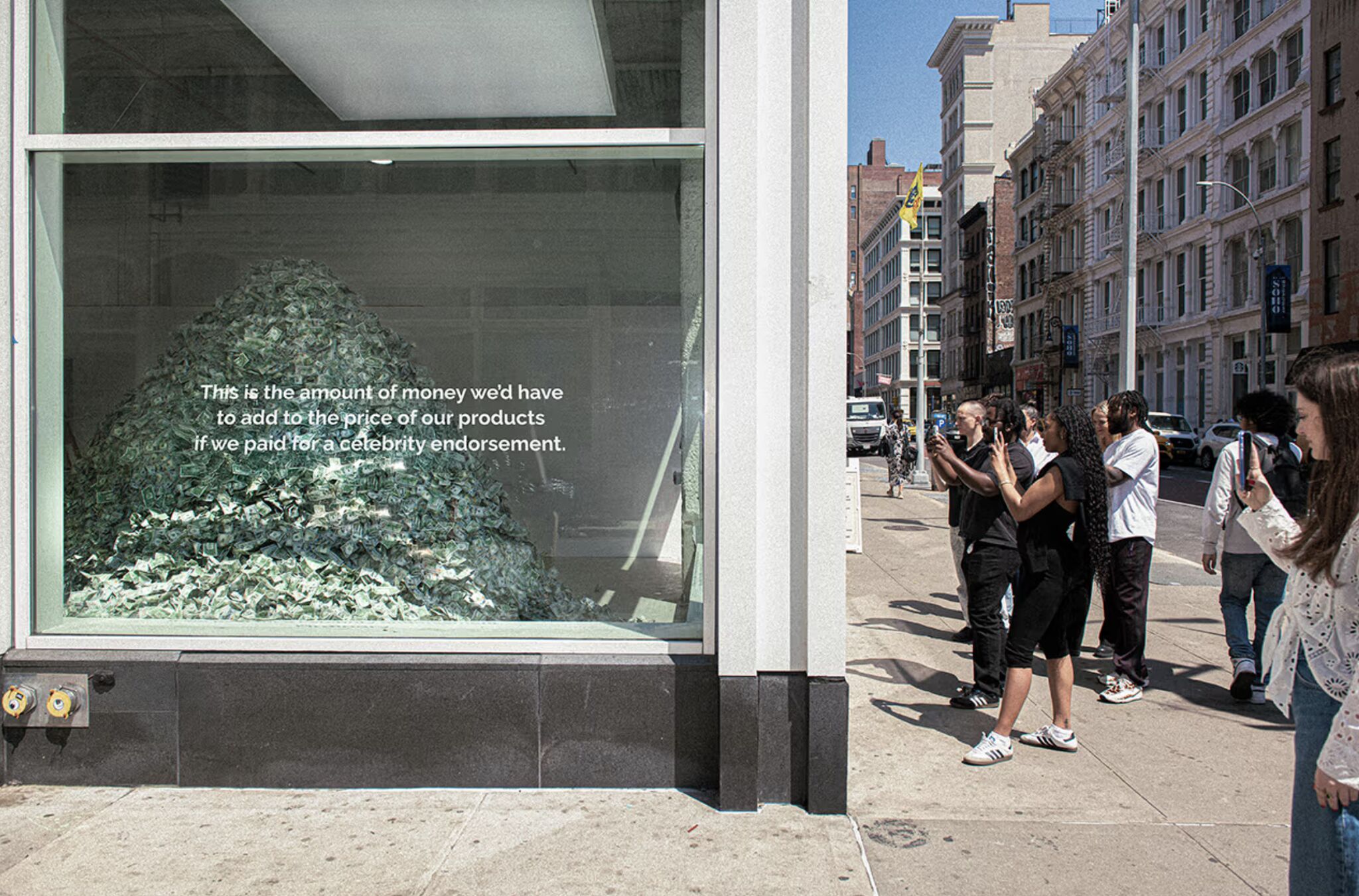 The Ordinary instala campaña para exhibir el costo del marketing de influencers