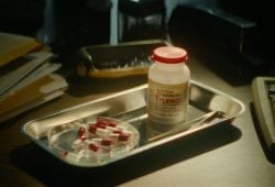 ¿De qué trata Los asesinatos de Tylenol, la nueva serie de Netflix que está causando sensación?