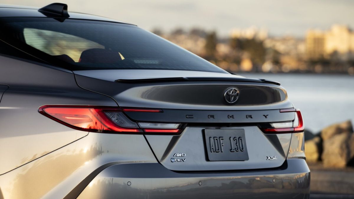 TOYOTA CAMRY 2026 1