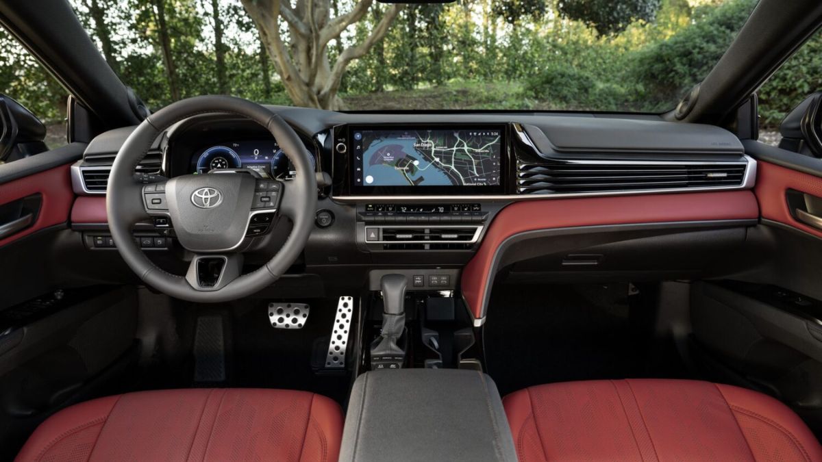 TOYOTA CAMRY 2026 1
