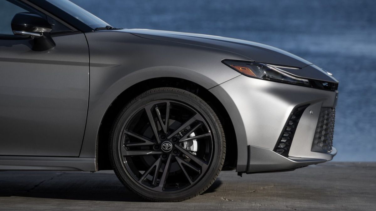 TOYOTA CAMRY 2026 1