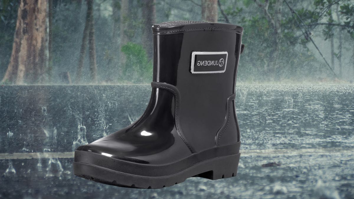 Amazon tiene en descuento las botas de lluvia para mujer con suela antiderrapante Foto: Especial