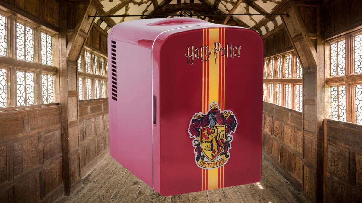 Mini refrigerador temático de Harry Potter a precio único: Cabe en cualquier lugar Foto: Especial