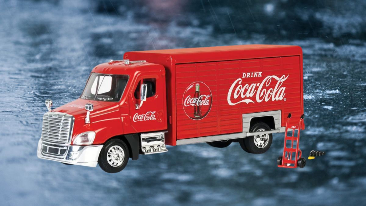 Camión repartidor Coca Cola con caja de refresco y diablito en oferta en Mercado Libre: Es de los más vendidos Foto: Especial