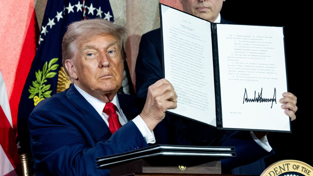 DONALD TRUMP