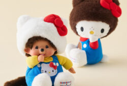 Hello Kitty se fusiona con Monchhichi y aprovecha la tendencia de los Labubus