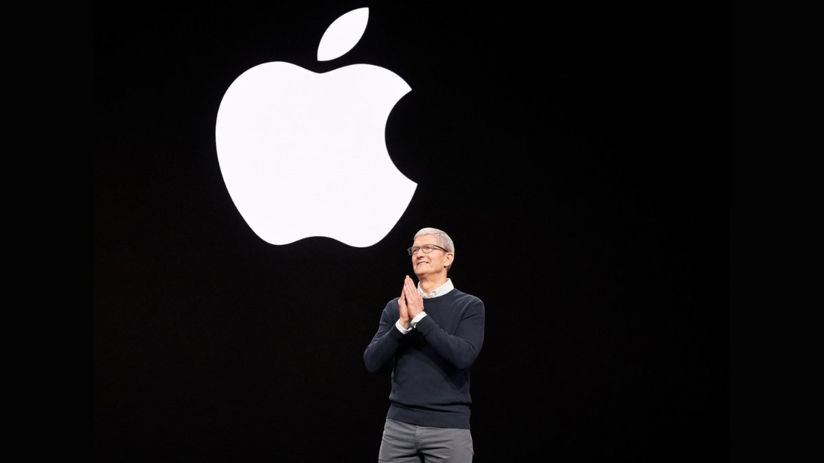TIM COOK APPLE