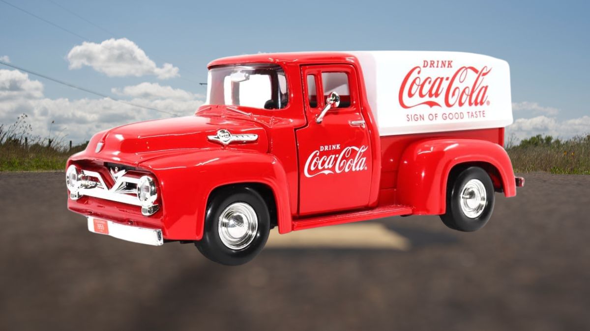 Camioneta Ford F-100 1955 de Coca Cola con lona a un precio Ășnico en Amazon Foto: Especial