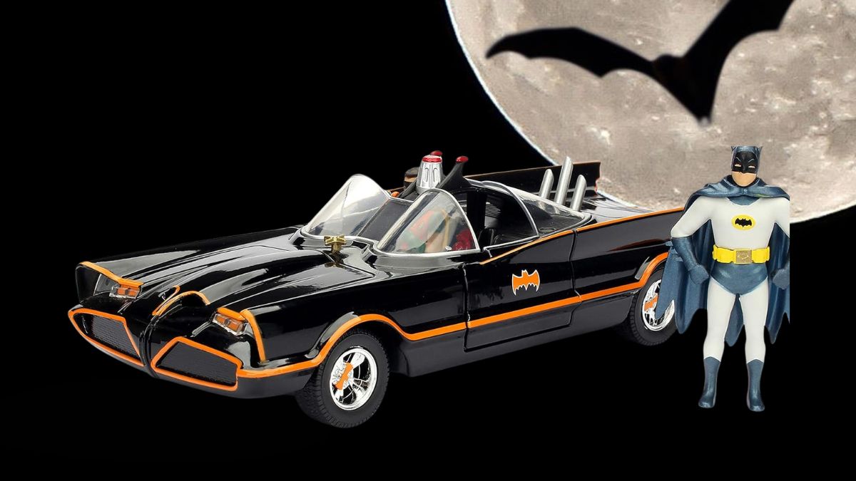 El Batimóvil de 1966 de Batman está disponible en Amazon por menos de 600 pesos Foto: Especial