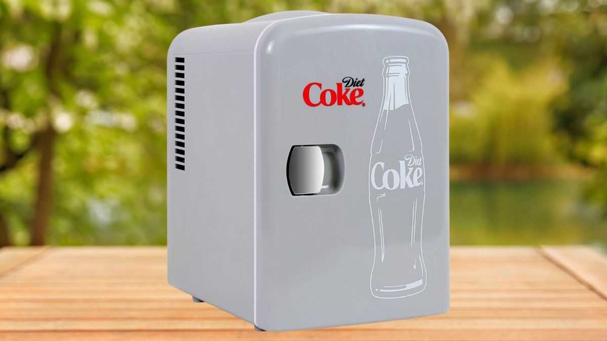 Amazon calienta motores rumbo al Prime Day 2025 con este descuento en el mini refrigerador Diet Coke Foto: Especial