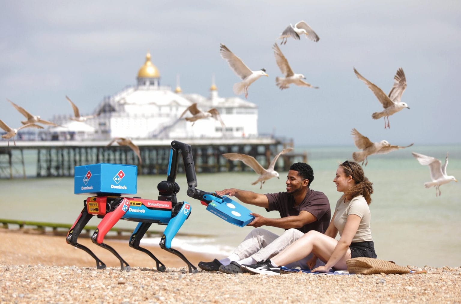 Domino’s pretende entregar pizzas en las playas con su robot Domidog