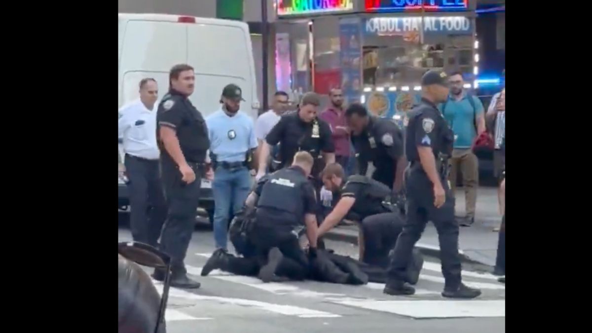 VIDEOS What happened in the Park Avenue shooting, New York