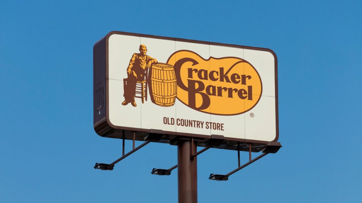 CRACKER BARREL LOGO