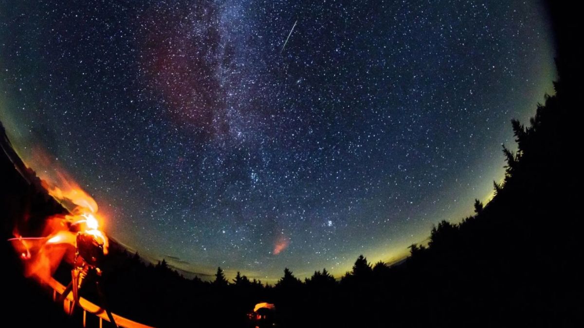 LLUVIA DE METEOROS PERSEIDAS NASA