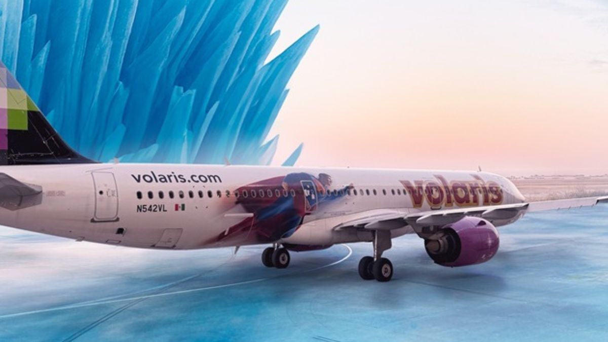 Así luce el avión de Superman de Volaris que está llamando la atención de los fans del Hombre de Acero Foto: Volaris