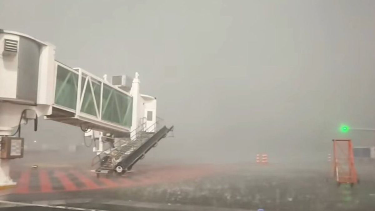 AICM suspende operaciones por intensas lluvias en CDMX este 10 de agosto Cortesía: X