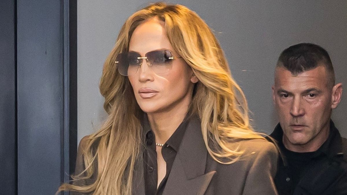 ¿Por qué no dejaron pasar a Jennifer López a la boutique Chanel? Aquí la verdadera razón Cortesía: FB Jennifer López