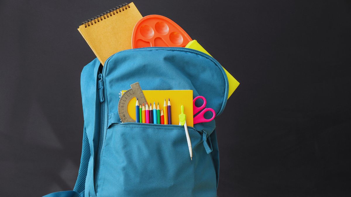 ¡Atención padres! Esto encontró Profeco al revisar los útiles escolares 2025 Cortesía: Canva